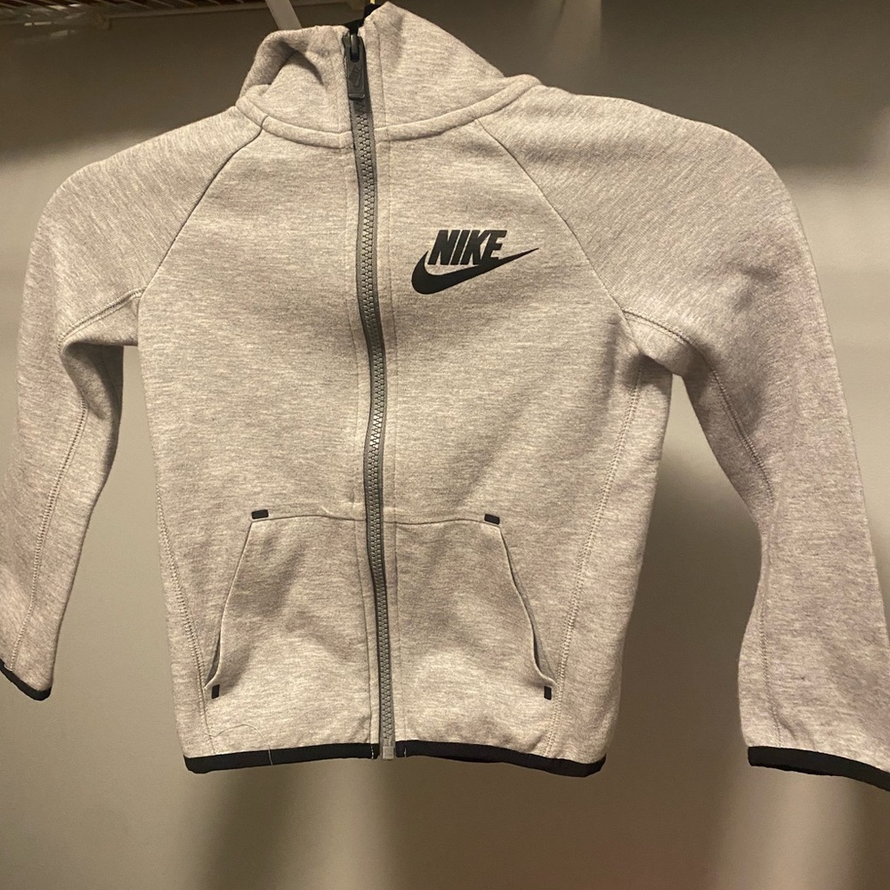 COPY - Boys Nike Tech jacket